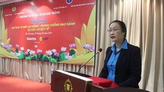 PGS Phạm Thanh Bình - Chủ tịch Công đoàn Y tế Việt Nam - phát biểu tại hội thảo. Ảnh: PV.