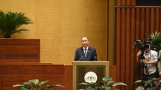 Thủ tướng Nguyễn Xuân Phúc trả lời chất vấn của Quốc hội. Ảnh: Nam Nguyễn