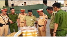 Lực lượng chức năng thu giữ 4 thùng xốp chứa nội tạng động vật đã bốc mùi