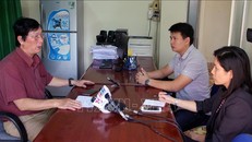  Bác sĩ Biện Ngọc Tân trao đổi với báo chí về ca bệnh.