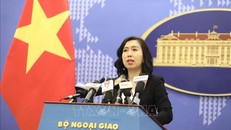 Người phát ngôn Bộ Ngoại giao Lê Thị Thu Hằng trả lời các câu hỏi của phóng viên trong nước và quốc tế. Ảnh: Văn Điệp/TTXVN