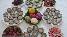 Những món ngon đặc sắc của đồng bào Thái vùng Mường Lò dịp Tết.( Ảnh: Việt Dũng/TTXVN)