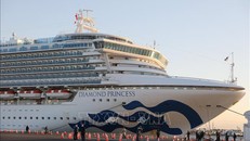 Du thuyền "Diamond Princess" được cách ly tại cảng Yokohama của Nhật Bản. Ảnh: THX/TTXVN