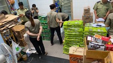 ​Đột kích điểm nóng TP. Hồ Chí Minh bắt giữ nhiều hàng giả, nhái thương hiệu nổi tiếng