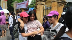 Kết thúc các môn thi chuyên vào lớp 10 Hà Nội: Đề thi dễ hơn năm ngoái