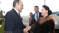 Chủ tịch Hạ viện Maroc Habib El Malki đón Chủ tịch Quốc hội Nguyễn Thị Kim Ngân tại sân bay quốc tế Rabat Salle