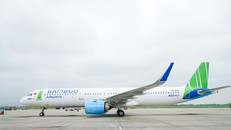 Lễ đón máy bay Airbus A321NEO được diễn ra trước sự chứng kiến của ông Đào Văn Chương – Phó Cục trưởng Cục Hàng không Việt Nam, ông Herve Ochsenbein – Tham tán Kinh tế Đại sứ quán Pháp, Ông Jean Michael Caldagues – Phó Chủ tịch tập đoàn Airbus, ông Đặng T