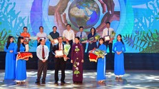 Buổi lễ tri ân "Kết nối sức mạnh cộng đồng, giảm nhẹ thiên tai" được tổ chức vào tối ngày 18/5 tại TP. Đà Nẵng