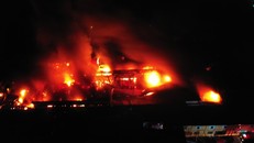 Thời điểm xảy ra hỏa hoạn, còi báo cháy của công ty phát ra, sau đó hàng trăm công nhân hô hoán nhau chạy ra ngoài thoát thân