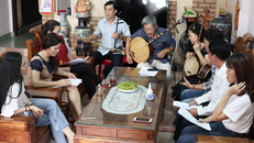 Một buổi sinh hoạt của Câu lạc bộ dân ca bài chòi TP Quảng Ngãi, tỉnh Quảng Ngãi.