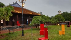 Đông Khuyết Đài bên trong Kinh Thành Huế.