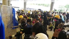 Người biểu tình đập phá trụ sở của Hội đồng Lập pháp ở Hong Kong,Trung Quốc, ngày 31/8/2019. Ảnh: THX/TTXVN