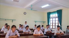 Lớp học 12A8, Trường THPT Nguyễn Đình Liễn (huyện Cẩm Xuyên, Hà Tĩnh). Ảnh: Hoàng Ngà/TTXVN