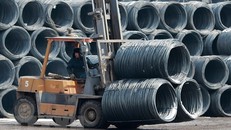 Sản xuất thép tại một nhà máy ở tỉnh Liêu Ninh, Trung Quốc. Nguồn: AFP/TTXVN.