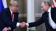 Tổng thống Nga Vladimir Putin (phải) và người đồng cấp phía Mỹ Donald Trump. (Nguồn: Getty Images)