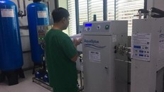 Nguồn nước là cực kỳ quan trọng trong chạy thận nhân tạo, chính vì vậy mà nhân viên thường xuyên phải kiểm tra chỉ số nguồn nước