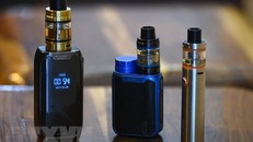 Một sản phẩm thuốc lá điện tử hiện đang được bày bán ( Ảnh: TTXVN)