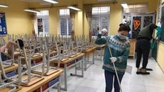 Học sinh được nghỉ, sao giáo viên phải đến trường nhiều như vậy?