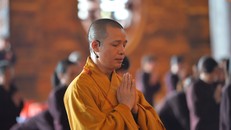 Hình ảnh một buổi thuyết giảng Phật pháp tại chùa Tam Chúc 