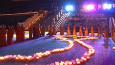 Đại lễ cầu nguyện quốc thái dân an, cầu siêu và thắp nến tri ân các Anh hùng liệt sỹ tại chùa Tam Chúc