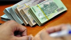 Thu ngân sách giảm mạnh.