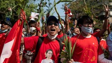 Biểu tình tại Myanmar bước sang ngày thứ 2