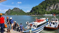 Quảng Ninh: Xét nghiệm SARS-CoV-2 cho người lao động ở các điểm du lịch 