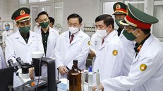 Chủ tịch Quốc hội thăm và làm việc với Học viện Quân y 