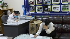 Nhân viên của Công ty F88 làm tường trình và bị xử phạt dù có "Giấy thông hành" do Công ty ban hành