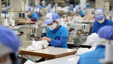 Năm 2021, do ảnh hưởng của dịch Covid-19, lương tối thiểu vùng không tăng. (Ảnh minh hoạ)