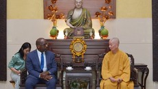 Đức Pháp chủ GHPGVN tiếp phái đoàn USCIRF.