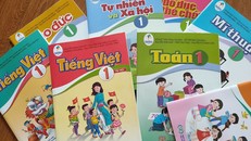 Xã hội hóa sách giáo khoa: Phụ huynh chi tiền gấp đôi, doanh nghiệp thu lãi lớn