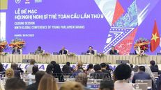 Chủ tịch Quốc hội Vương Đình Huệ và các đại biểu dự phiên bế mạc.