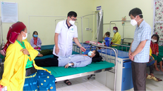Bệnh viện Đa khoa huyện Mèo Vạc (Hà Giang) theo dõi bệnh nhân nghi mắc bệnh bạch hầu.