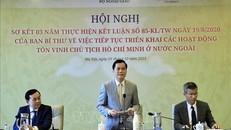 Thứ trưởng Ngoại giao Hà Kim Ngọc, Chủ tịch Uỷ ban Quốc gia UNESCO Việt Nam phát biểu khai mạc.