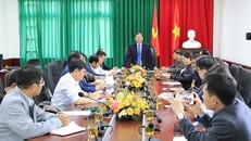 Lãnh đạo TP. Đà Lạt phát biểu tại buổi gặp.