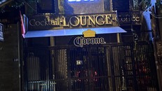 Nằm cách không xa trụ sở Công an phường Trung Liệt, nhưng bóng cười vẫn được bán ngang nhiên tại Lion Lounge mà không vấp phải sự kiểm tra, xử lý nào từ cơ quan chức năng sở tại.