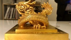 Ấn vàng "Hoàng đế chi bảo".