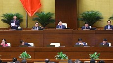 Phó Chủ tịch Quốc hội Nguyễn Đức Hải điều hành phiên họp thảo luận về công tác thực hành tiết kiệm, chống lãng phí.