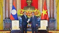 Chủ tịch nước Võ Văn Thưởng tiếp Thủ tướng Lào Sonexay Siphandone