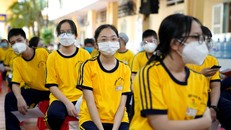 TPHCM: Xét xem việc đóng thuế với một số khoản thu trong trường học