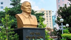 Trưng bày 100 bức ảnh đẹp về thân thế và sự nghiệp Chủ tịch Tôn Đức Thắng