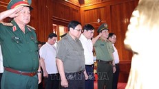 Thủ tướng Phạm Minh Chính và đoàn công tác tưởng niệm Đại tướng Võ Nguyên Giáp. 