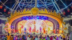 Trình diễn Lân Sư Rồng luôn là “đặc sản” mà du khách không nên bỏ lỡ khi ghé thăm Công viên Châu Á