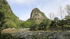 Một góc Danh lam thắng cảnh quốc gia núi Kim Sơn (xã Vĩnh An, huyện Vĩnh Lộc). 