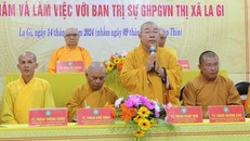 Thượng tọa Thích Pháp Huệ phát biểu chào mừng. 