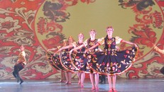 Liên hoan Múa quốc tế được tổ chức 3 năm 1 lần.