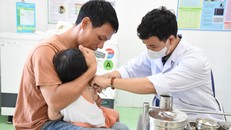Trẻ tiêm vaccine phòng sởi tại TP.HCM. (Ảnh minh hoạ)