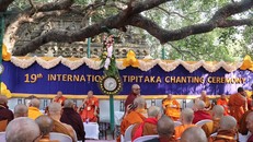 Hơn 10.000 người quy tụ vì hòa bình và từ bi tại Ấn Độ