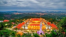 Chiêm ngưỡng Tam Bảo “Đại hùng Bảo điện” Chùa Ba Vàng